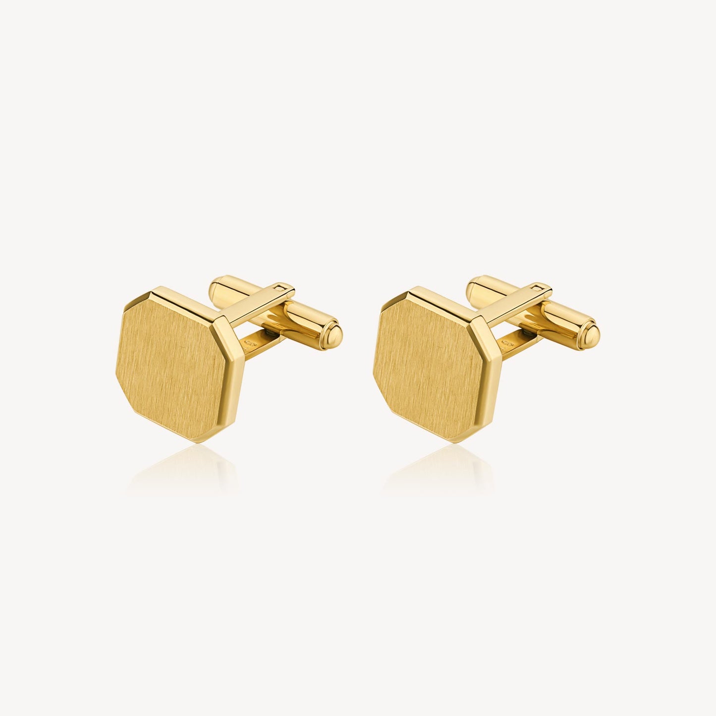 Gemelli in acciaio 316L e finitura pvd oro 14K.