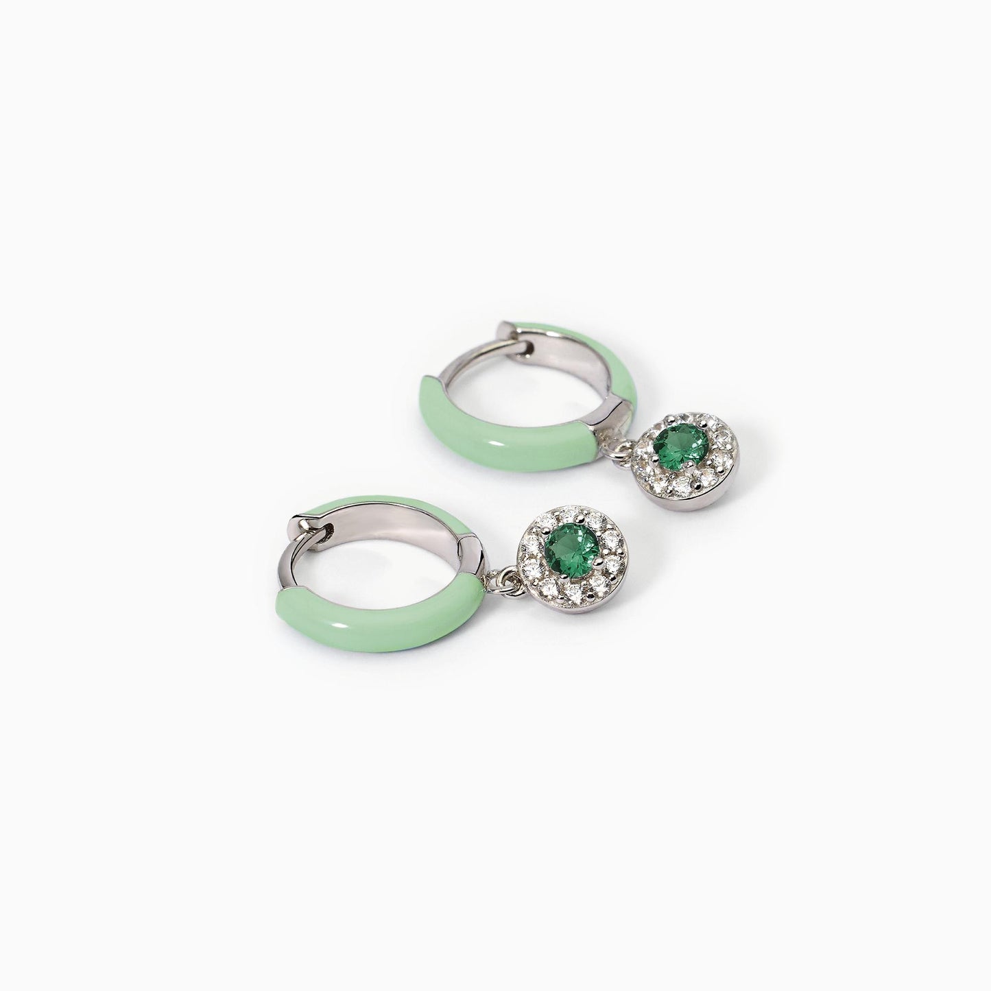 Mabina | Orecchini a cerchio in argento con smalto verde e smeraldo sintetico | MILANESIENNE | 563598