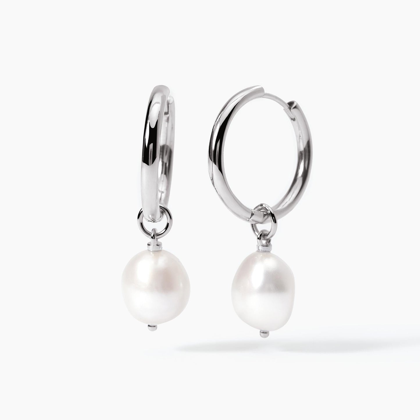 Mabina | Orecchini in argento a cerchio con perle barocche | CHARME | 563659