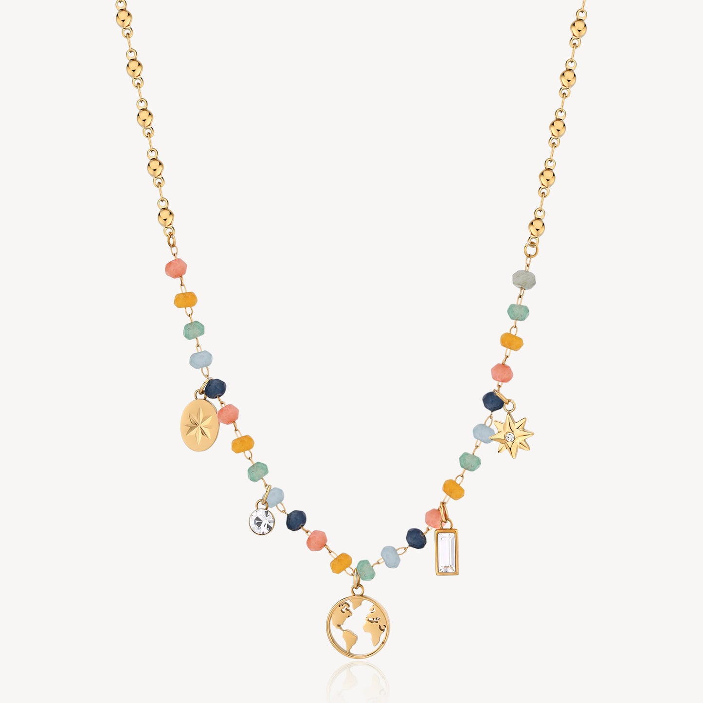 Collana girocollo in acciaio 316L e finitura pvd oro 14K con calcedonio multicolore, pendenti a forma di mondo, stella, medaglie